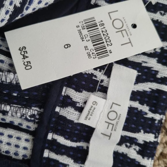 LOFT Navy & White Shorts - Picture 3 of 4